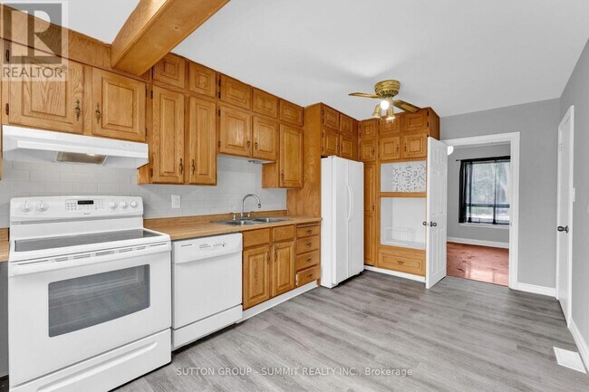 Building Photo - 17 Ben Machree Dr