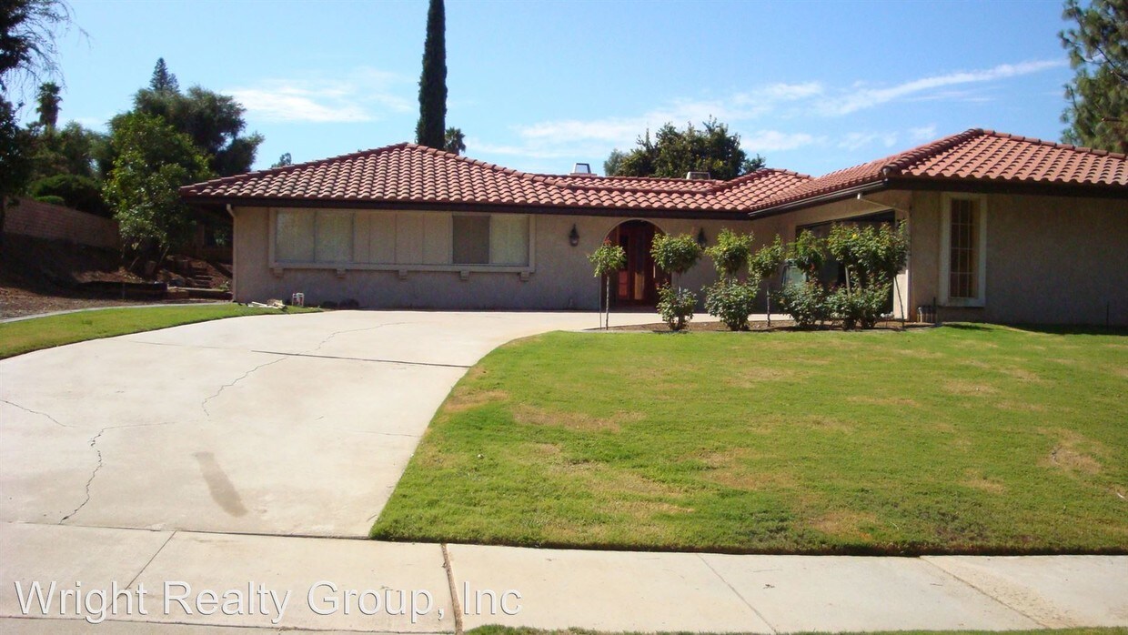 Primary Photo - 5564 Inner Circle Dr