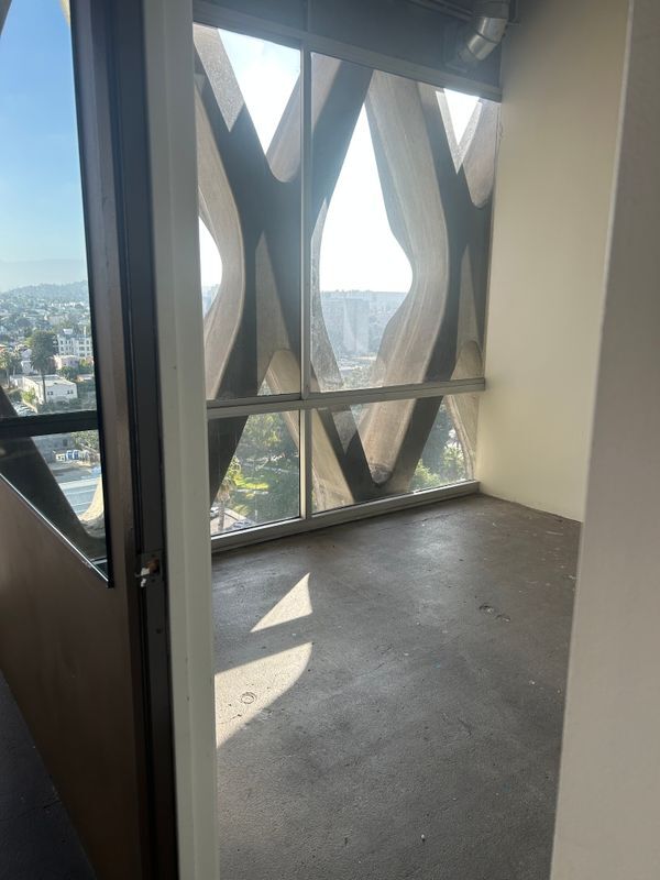 Foto del edificio - 2404 Wilshire Blvd