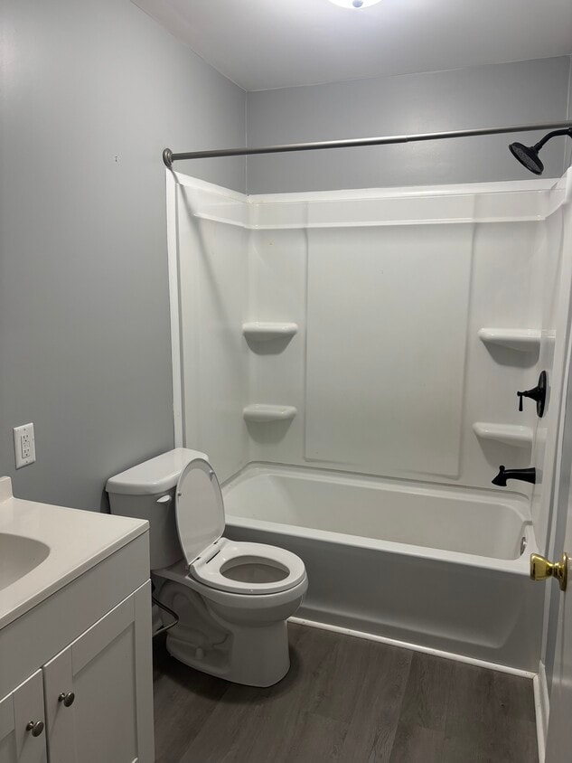 Building Photo - 214 Ostella Rd