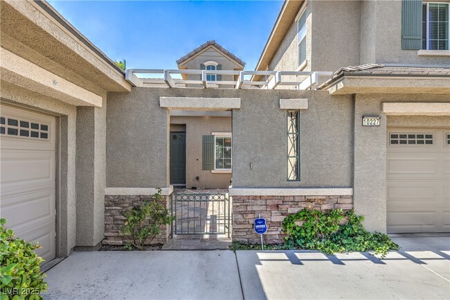 Building Photo - 10227 Sunset Gardens Dr