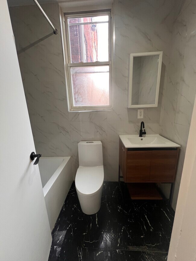 Foto del edificio - 182 Ocean Ave