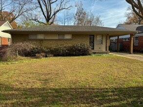 Building Photo - 296 N Yates Rd