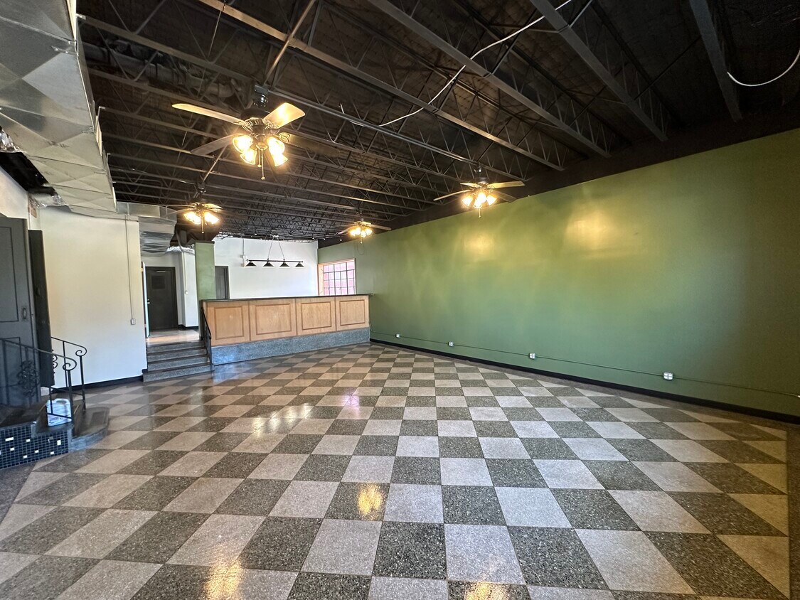 305 Rebecca St Unit 305, Bristol, VA 24201 Apartments in Bristol, VA