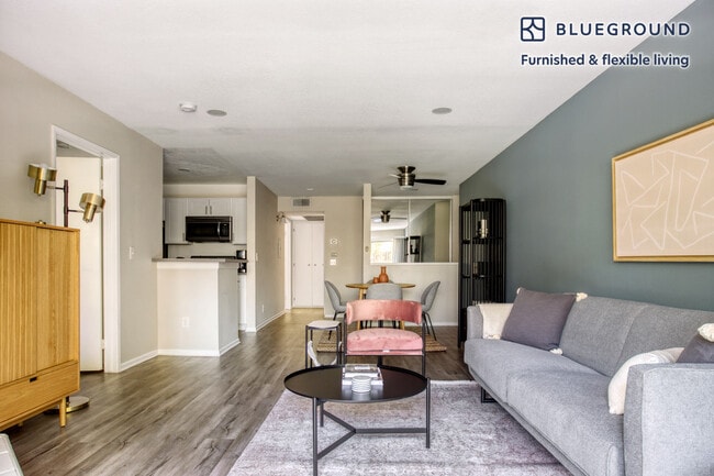 Foto del edificio - 1626 Malcolm Ave