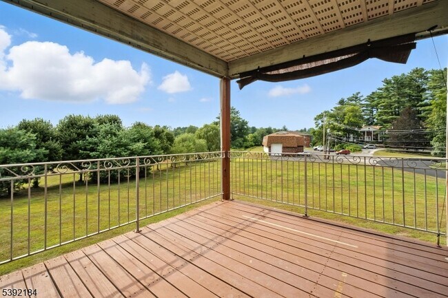 Foto del edificio - 310 Lake Shore N