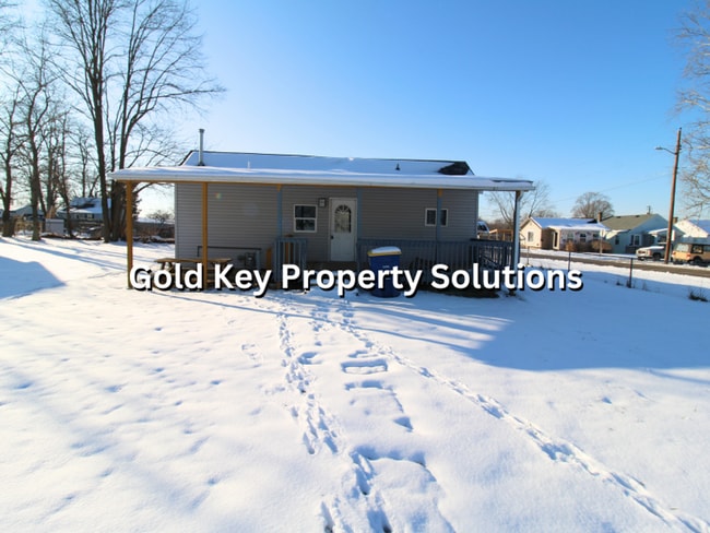 Building Photo - MUNCIE 1 BR 1 BA House with Huge Covered Deck and Fenced Yard (NO SECTION 8)