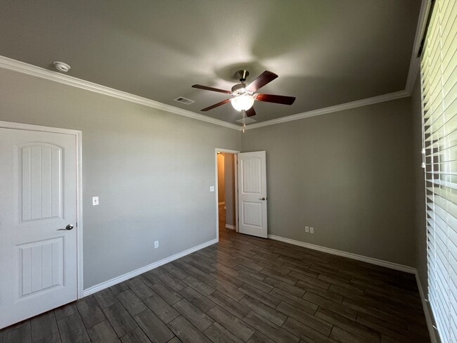 Foto del edificio - WALKING DISTANCE FROM OSO BAY WETLAND PRES...