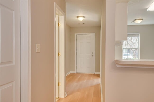 Building Photo - 1206 Bison Way