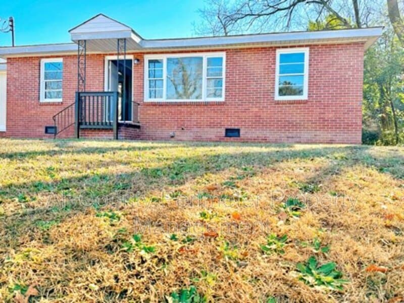 Foto principal - 952 W Ormond Terrace