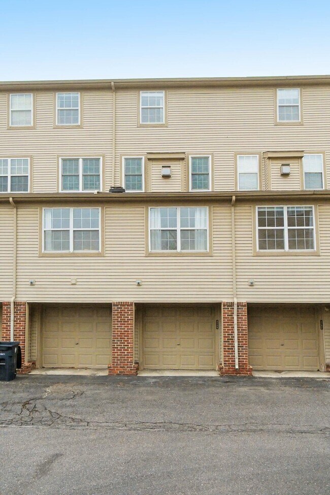 Foto del edificio - 2738 Barclay Wy