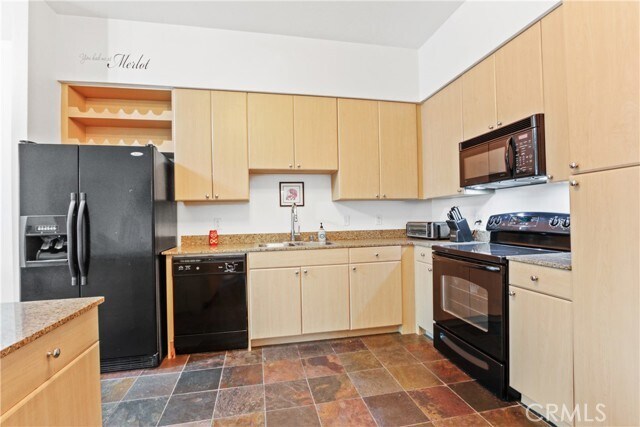 Building Photo - 488 E Ocean Blvd