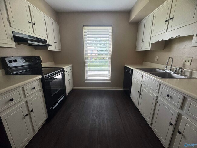 Foto del edificio - 2609 Wynterhall Rd SE