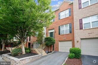 Building Photo - 45832 Edwards Terrace