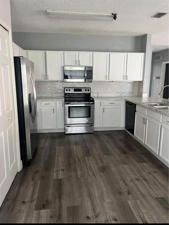 Foto del edificio - 2500 Jasmine Trace Dr