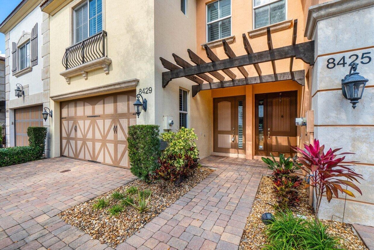 Foto principal - 8429 Cocoplum Sound Ln