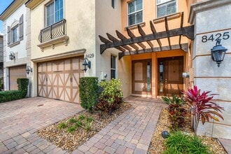 Building Photo - 8429 Cocoplum Sound Ln