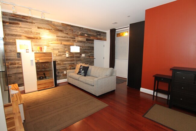Building Photo - 2020 Flagler Pl NW