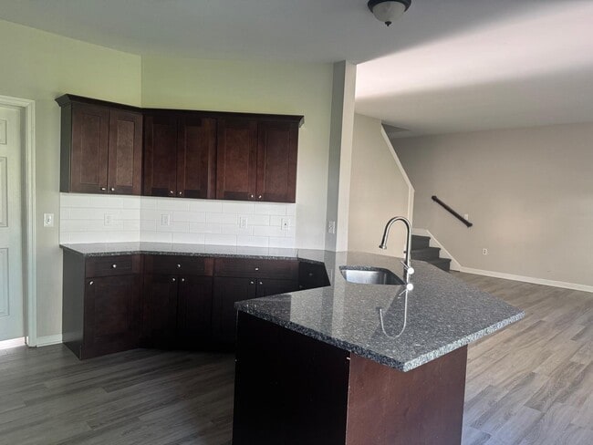 Foto del edificio - 32 Southwind Dr