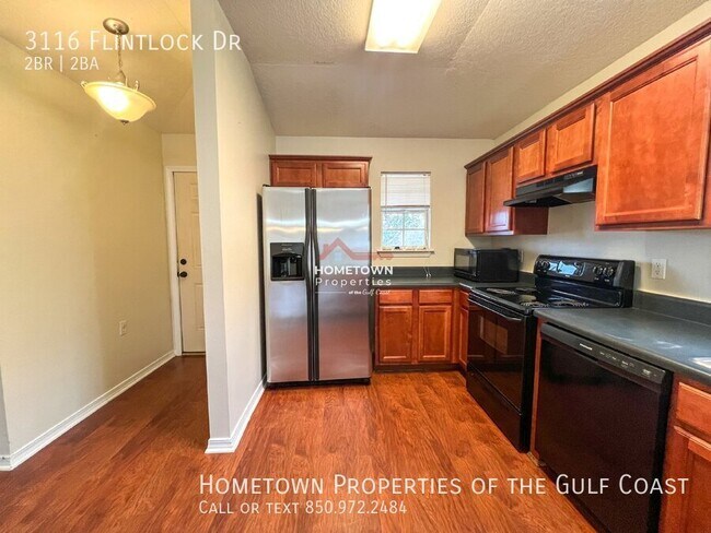 Foto del edificio - Charming 2-Bedroom Retreat with 2 Full Bat...