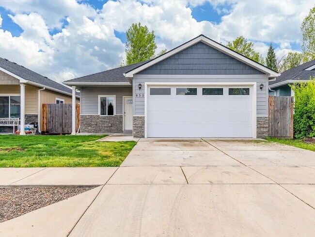 Building Photo - 855 Tannin Dr