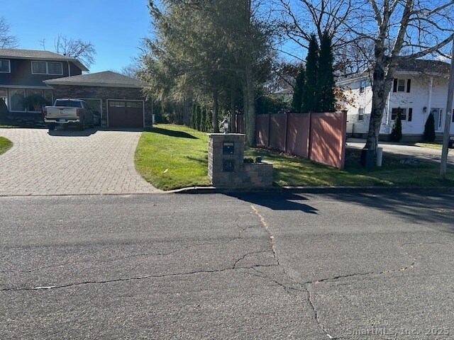 Foto del edificio - 24 Colonial Dr