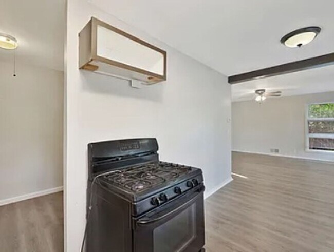 Foto del edificio - 6020 N East Park View St