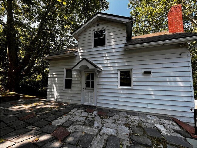 Building Photo - 1060 Delabole Jct Rd
