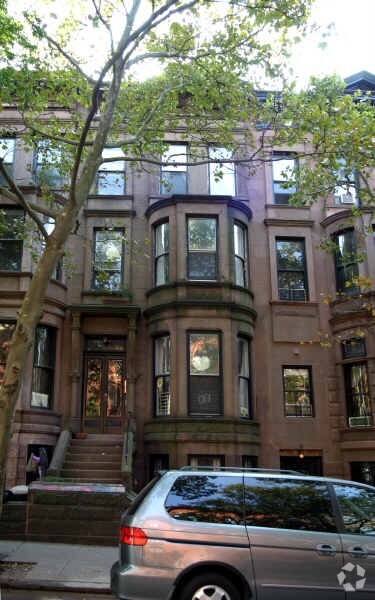 Primary Photo - 859 President St