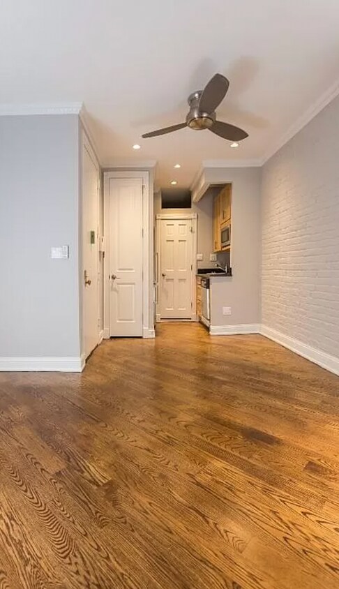 Foto del edificio - 275 E 10th St