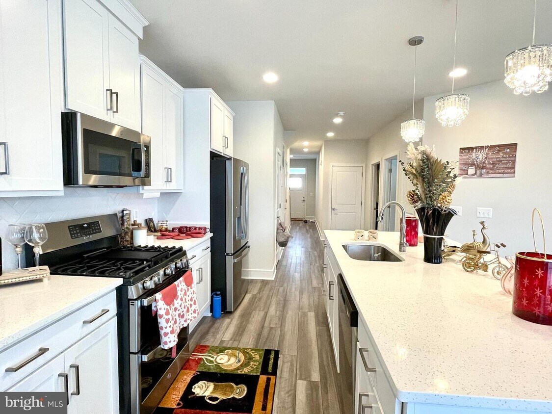 124 CHOKE CHERRY Ct, Lake Frederick, VA 22663 Townhouse for Rent in