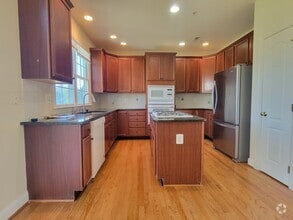 Building Photo - 18403 Polynesian Ln