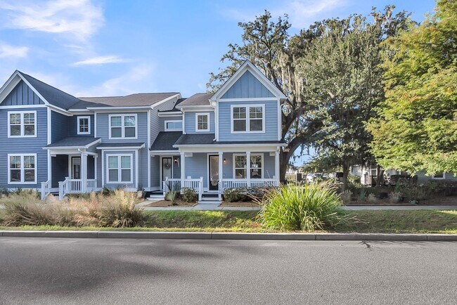 Foto del edificio - Stunning 3-Bed / 2.5-Bath Home in Park Cir...