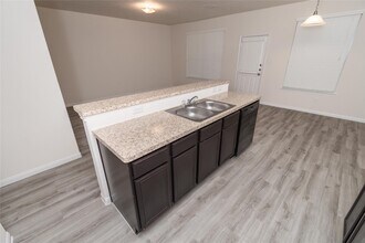 Building Photo - 6247 Brenwood Cir