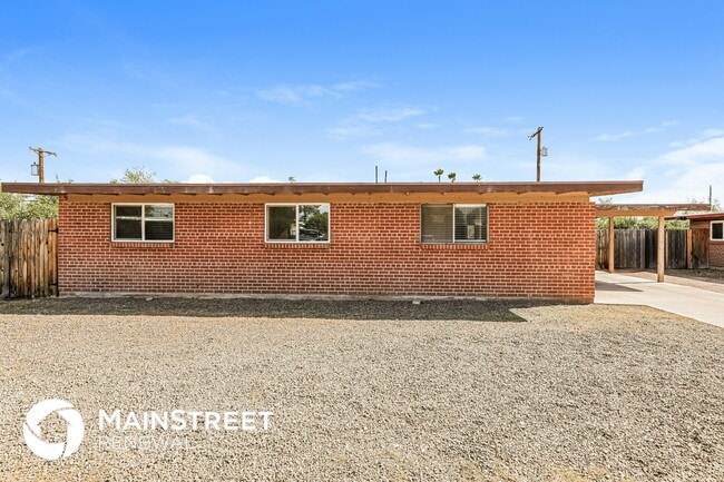 Building Photo - 1101 W Farr St