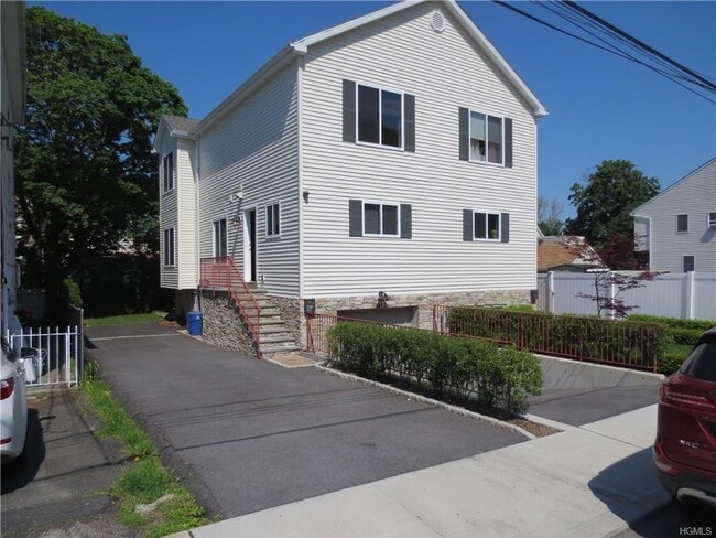 Building Photo - 9 Edison Ave