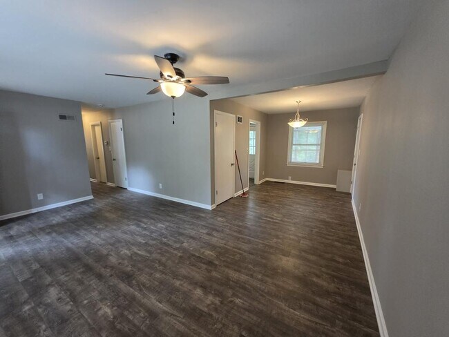 Building Photo - 9006 Wornall Rd