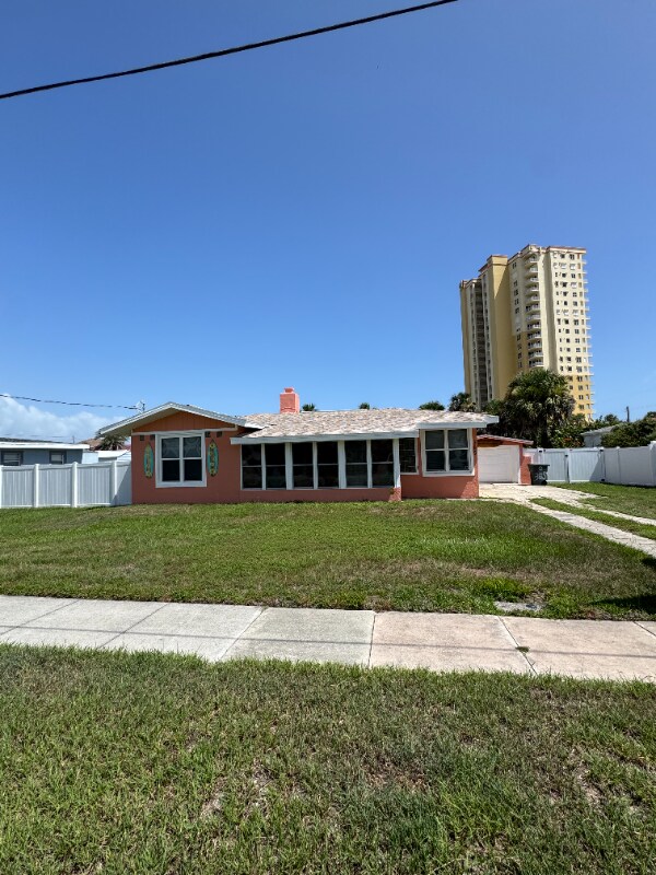 Foto principal - 385 Woodland Ave