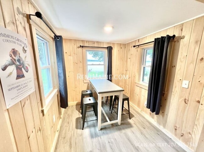 Building Photo - 8 Sand Beach Ln