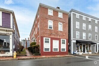 Building Photo - 137 Washington St