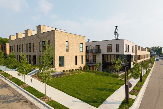 Building Photo - One West Drive