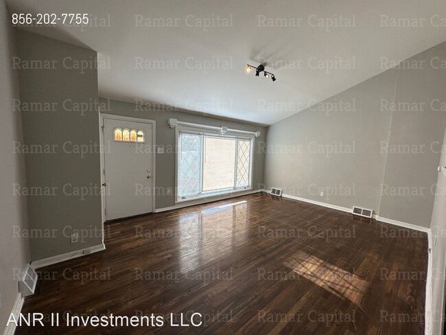 Building Photo - 3 br, 1.5 bath House - 2425 Denfield Street