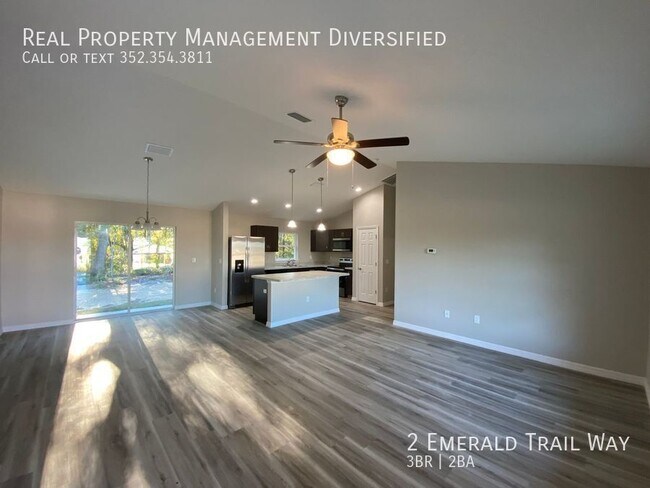 Foto del edificio - 2 Emerald Trail