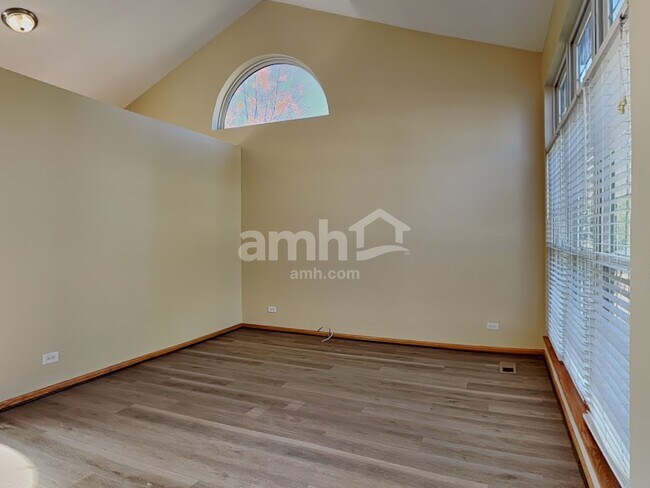 Foto del edificio - 2 Hastings Ct