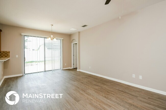 Foto del edificio - 4632 Doral Park Ave