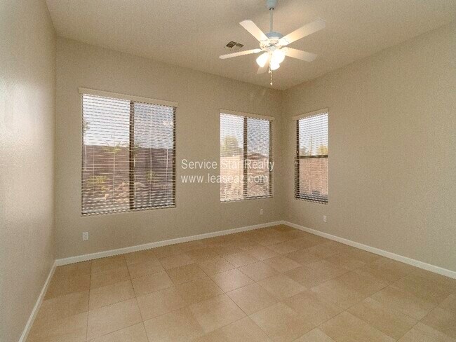 Foto del edificio - 17797 W Desert View Ln