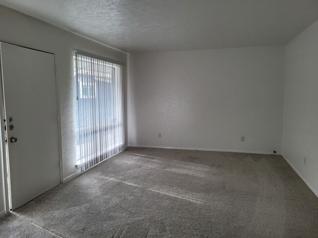 Building Photo - 4411 Buena Vista St