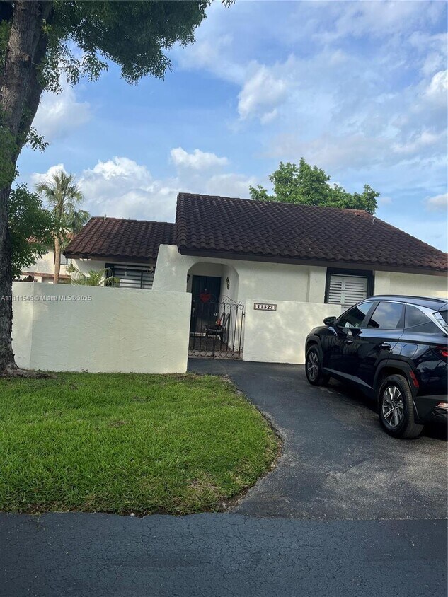 Foto del edificio - 11323 SW 133rd Pl