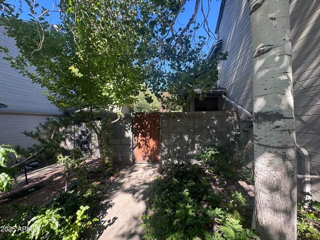 Building Photo - 4170 E Spring Meadows Cir