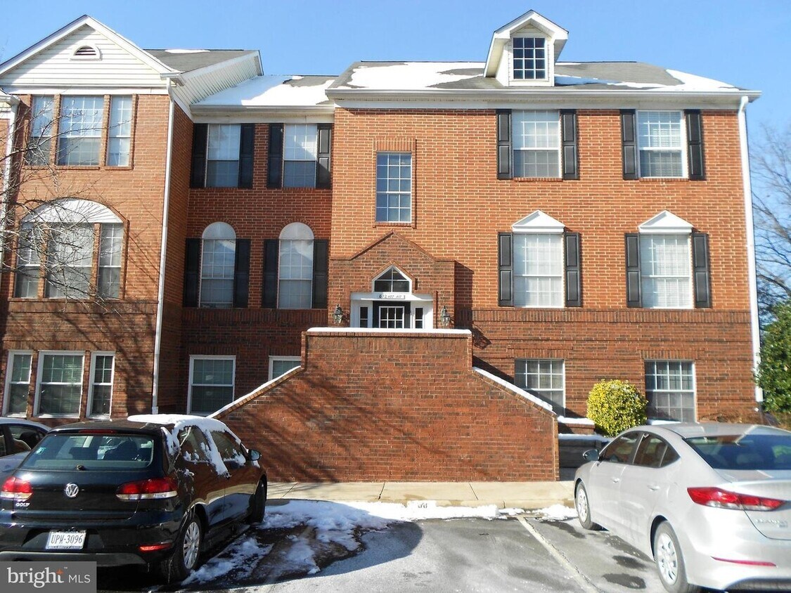 672 Gateway Dr SE Unit 1, Leesburg, VA 20175 Condo for Rent in